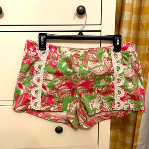 Lilly Pulitzer Shorts Size 8 Trim Flat Front Zipper Back